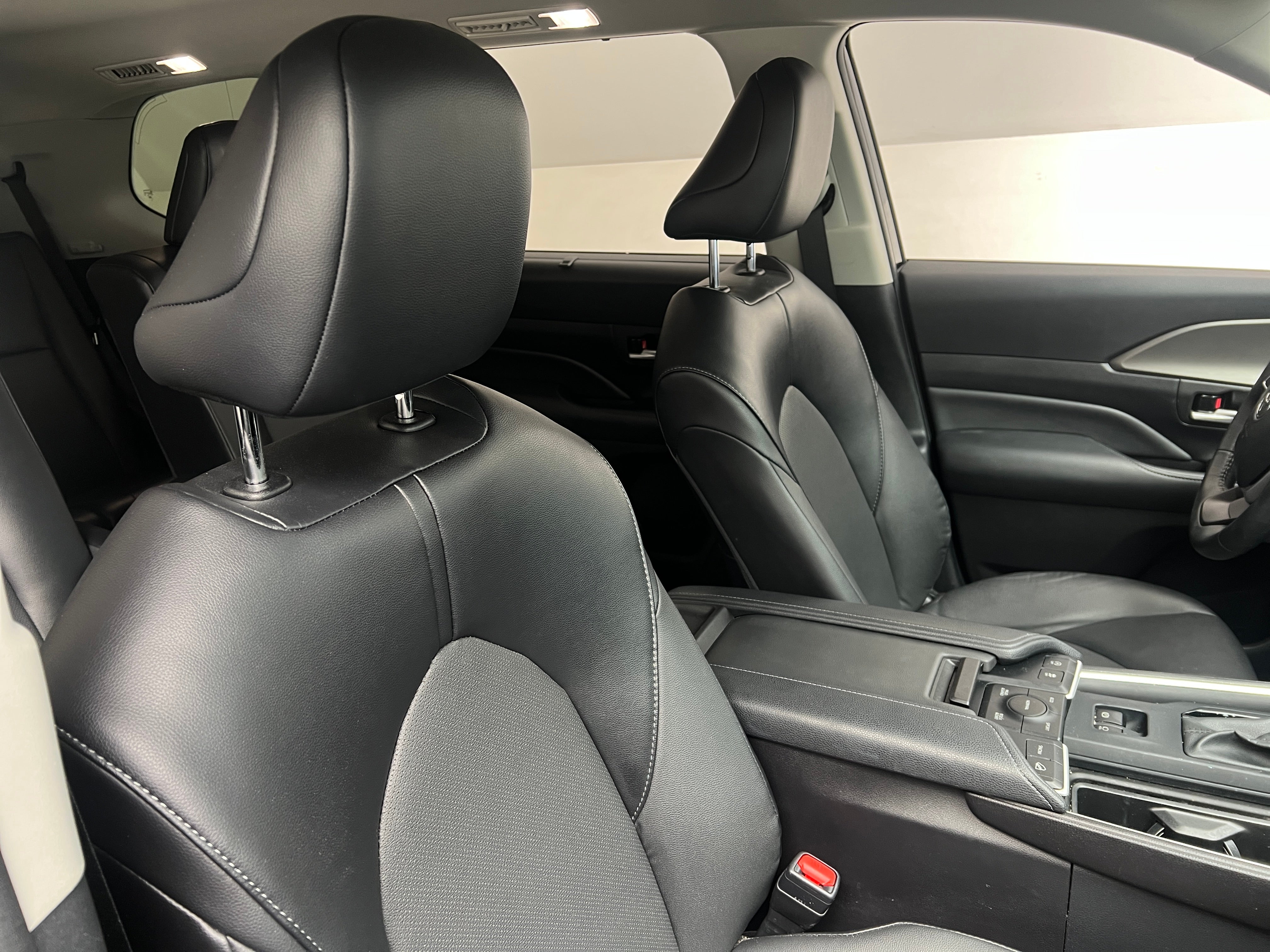 toyota grand highlander 2024 5TDAAAB56RS050184 image toyota grand highlander 2024 5TDAAAB56RS050184 image
